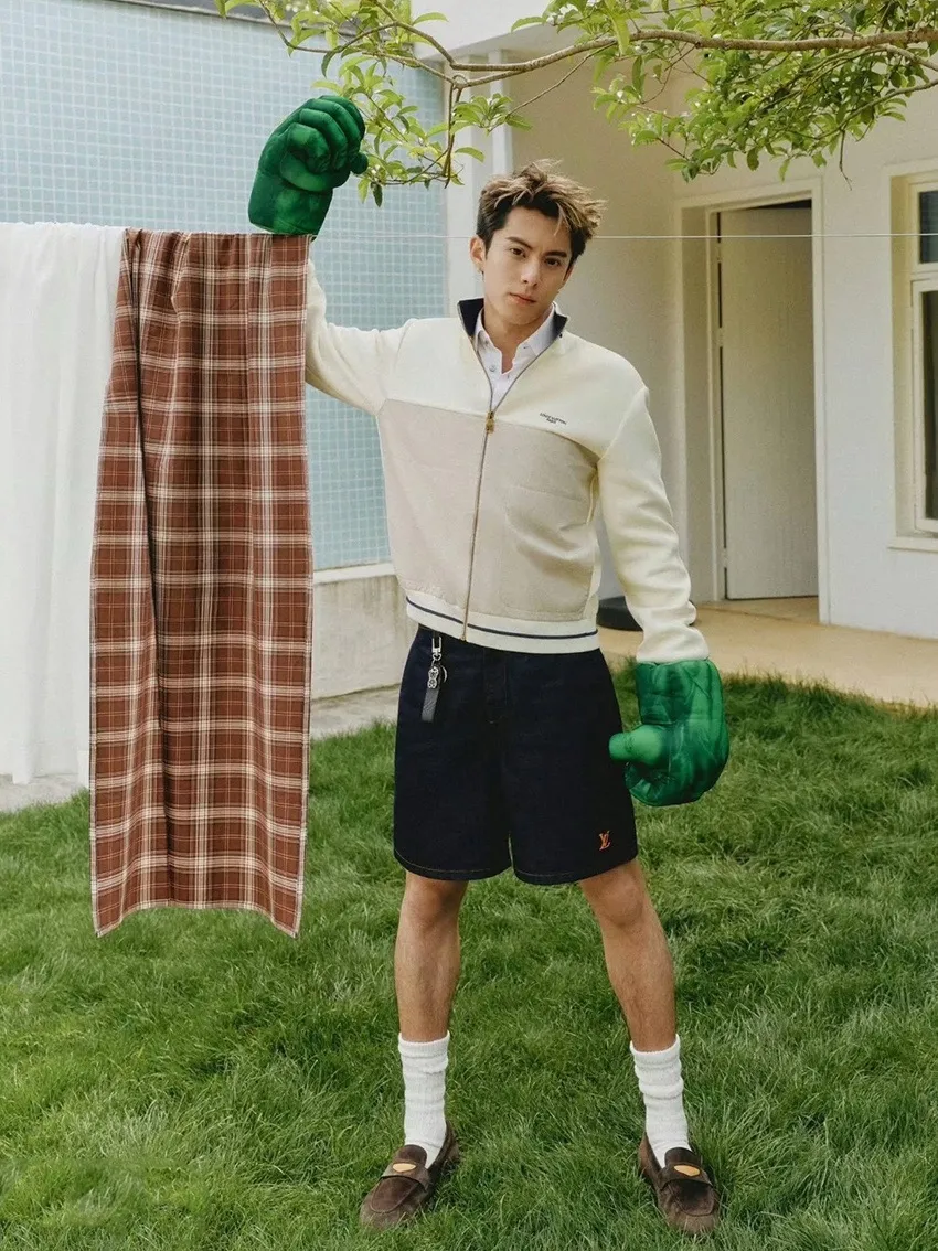 Louis Vuitton/Louis Vuitton off-white embroidered patchwork mixed knitted sports jacket